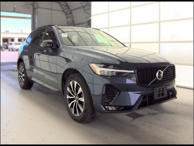 2024 Volvo XC60 Plus Dark Theme