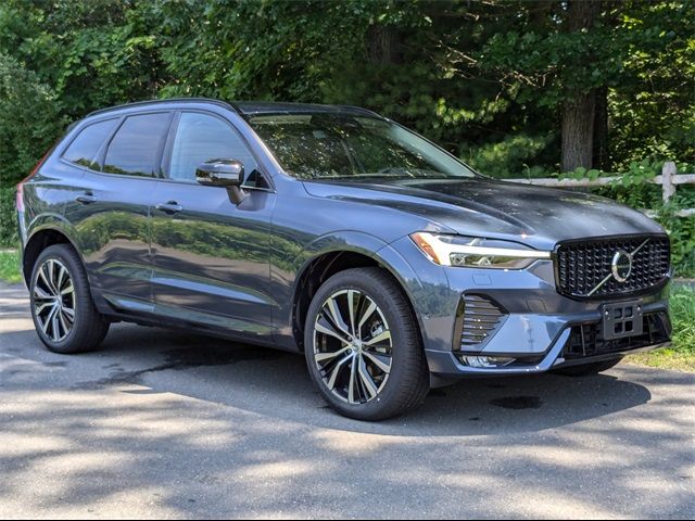 2024 Volvo XC60 Plus Dark Theme