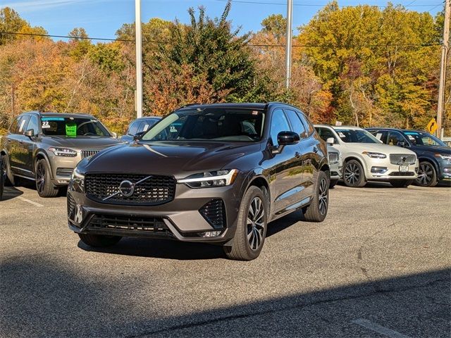 2024 Volvo XC60 Plus Dark Theme