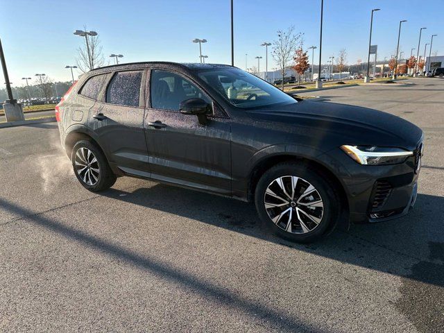 2024 Volvo XC60 Plus Dark Theme