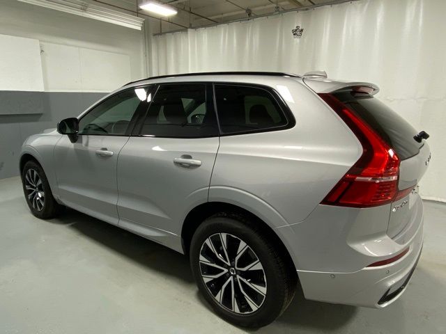 2024 Volvo XC60 Plus Dark Theme