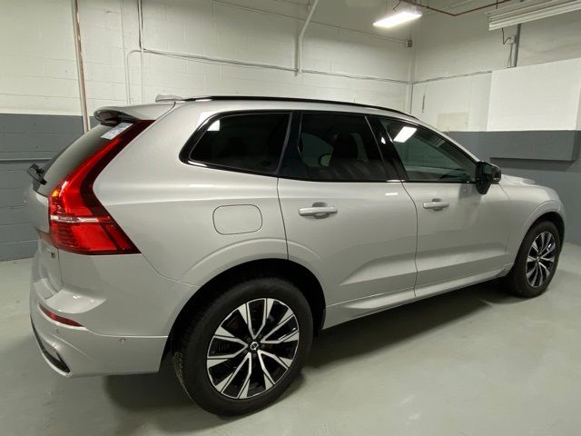 2024 Volvo XC60 Plus Dark Theme