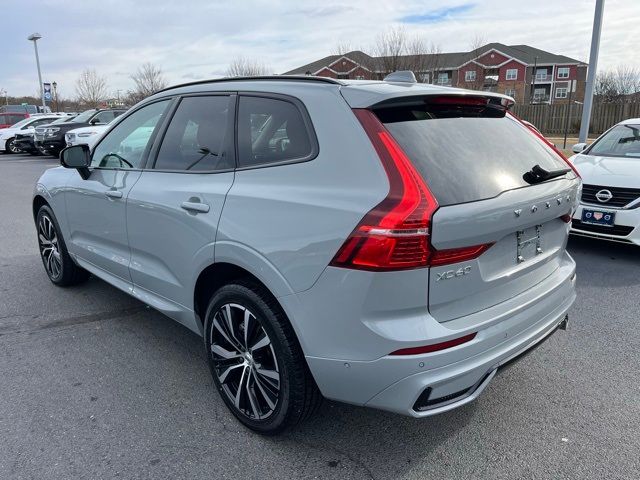 2024 Volvo XC60 Plus Dark Theme