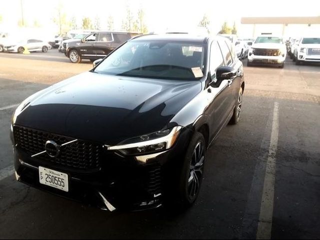 2024 Volvo XC60 Plus Dark Theme