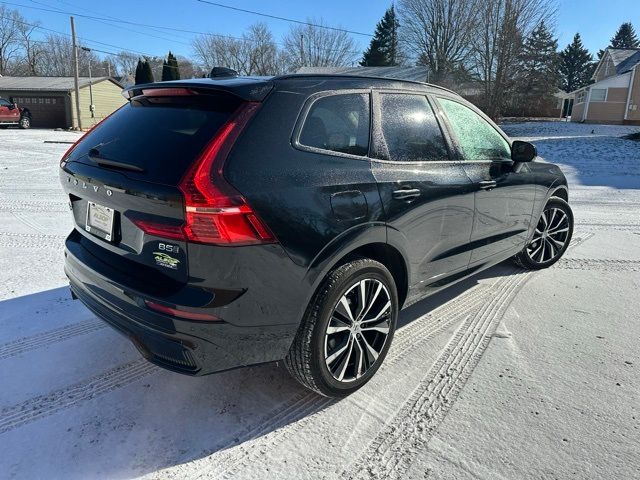 2024 Volvo XC60 Plus Dark Theme