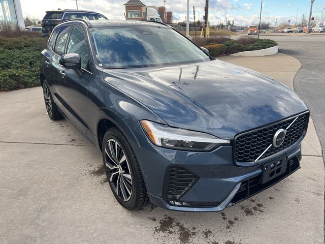 2024 Volvo XC60 Plus Dark Theme