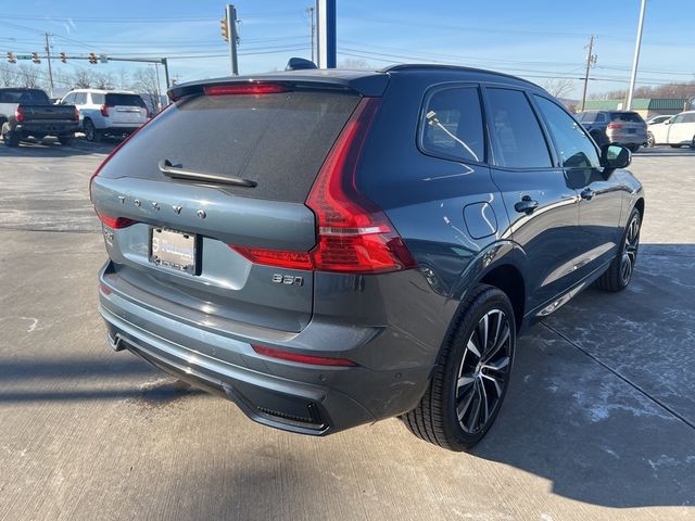 2024 Volvo XC60 Plus Dark Theme