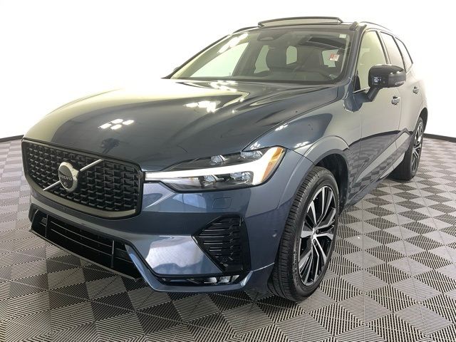 2024 Volvo XC60 Plus Dark Theme