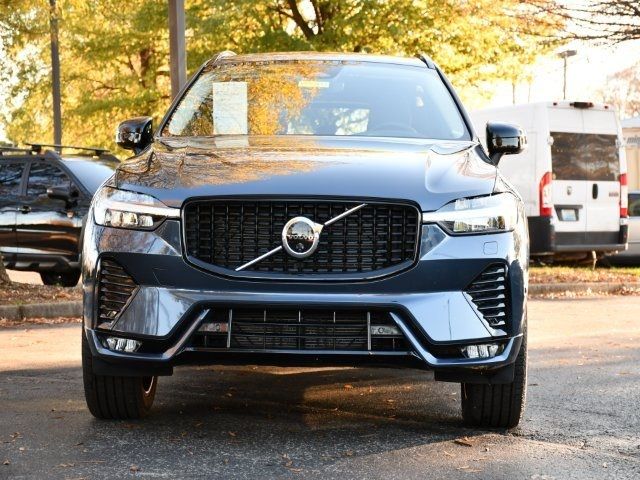 2024 Volvo XC60 Plus Dark Theme