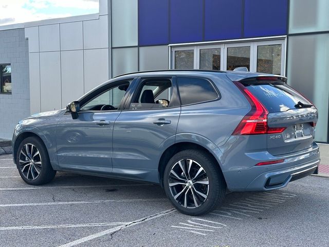 2024 Volvo XC60 Plus Dark Theme