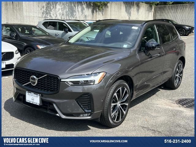 2024 Volvo XC60 Plus Dark Theme