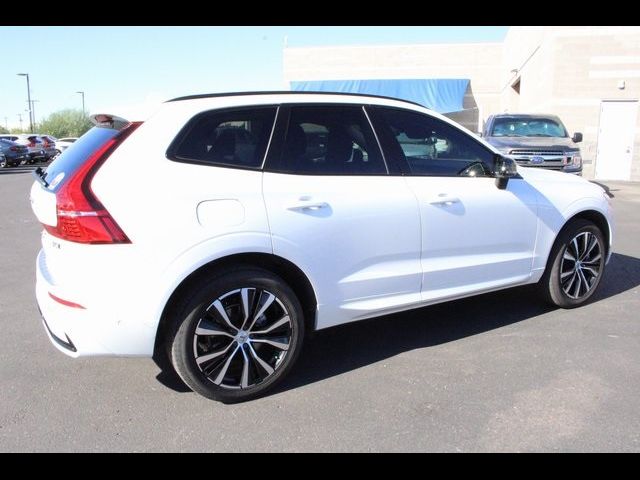 2024 Volvo XC60 Plus Dark Theme