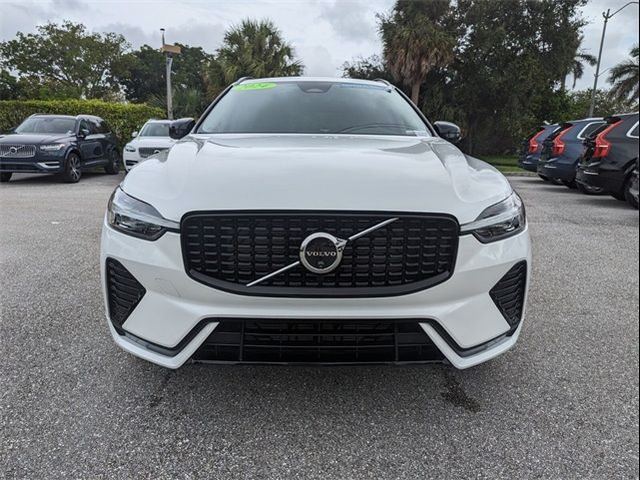 2024 Volvo XC60 Plus Dark Theme