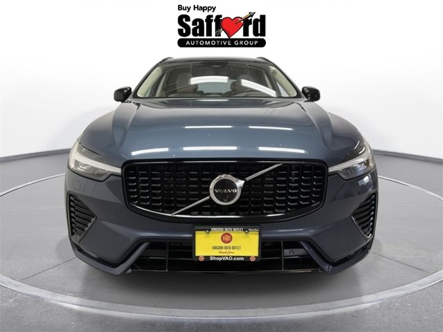 2024 Volvo XC60 Plus Dark Theme