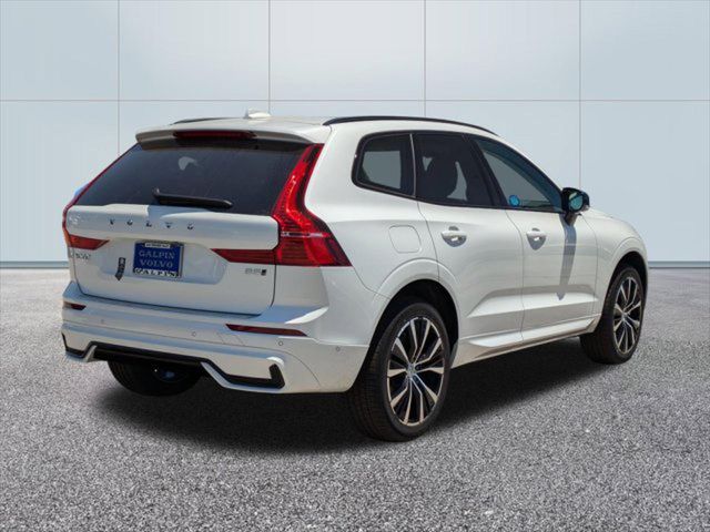 2024 Volvo XC60 Plus Dark Theme