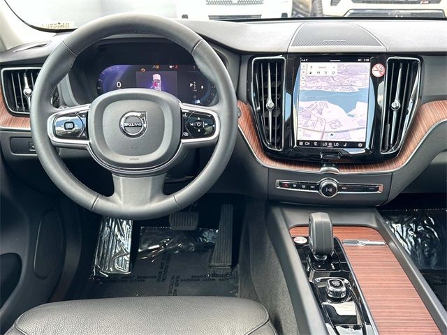 2024 Volvo XC60 Plus Dark Theme