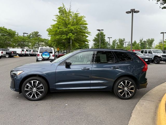 2024 Volvo XC60 Plus Dark Theme