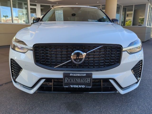 2024 Volvo XC60 Plus Dark Theme