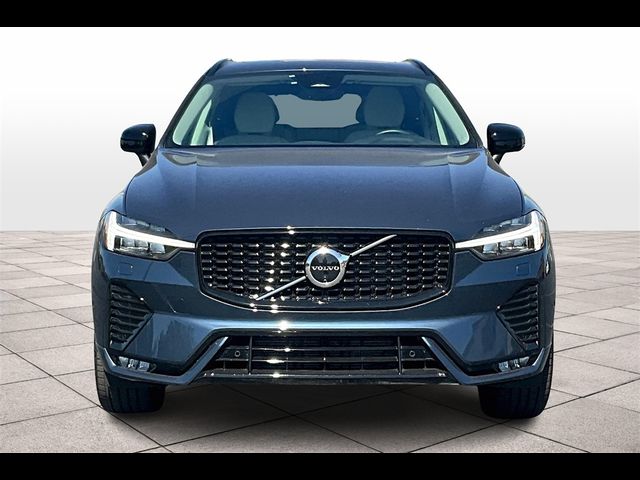 2024 Volvo XC60 Plus Dark Theme