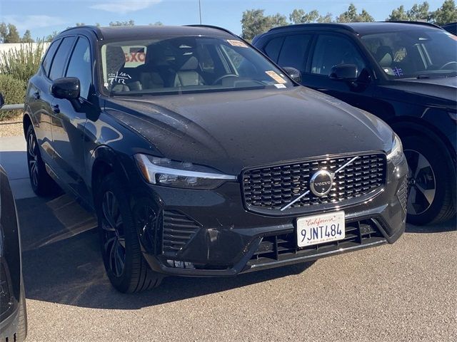 2024 Volvo XC60 Plus Dark Theme