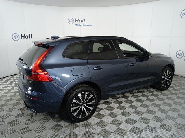 2024 Volvo XC60 Plus Dark Theme
