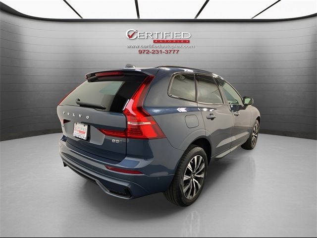 2024 Volvo XC60 Plus Dark Theme