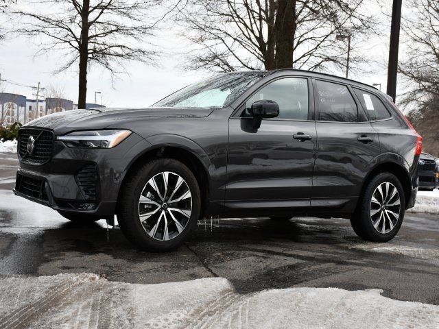 2024 Volvo XC60 Plus Dark Theme