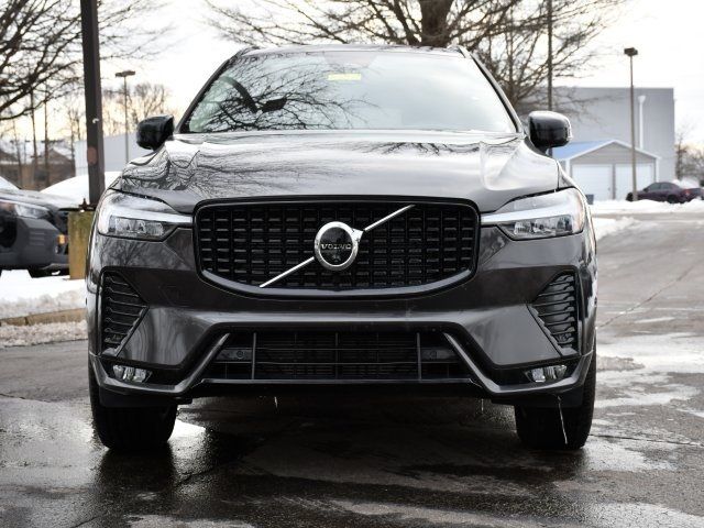 2024 Volvo XC60 Plus Dark Theme