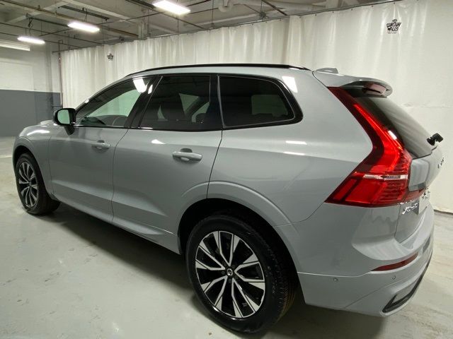 2024 Volvo XC60 Plus Dark Theme