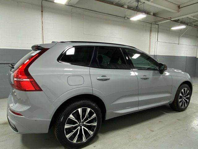 2024 Volvo XC60 Plus Dark Theme