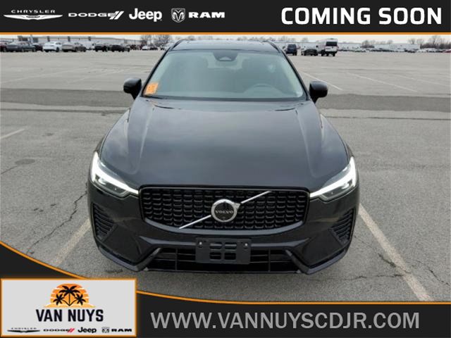 2024 Volvo XC60 Plus Dark Theme