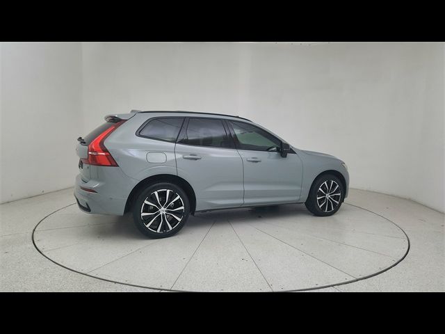 2024 Volvo XC60 Plus Dark Theme