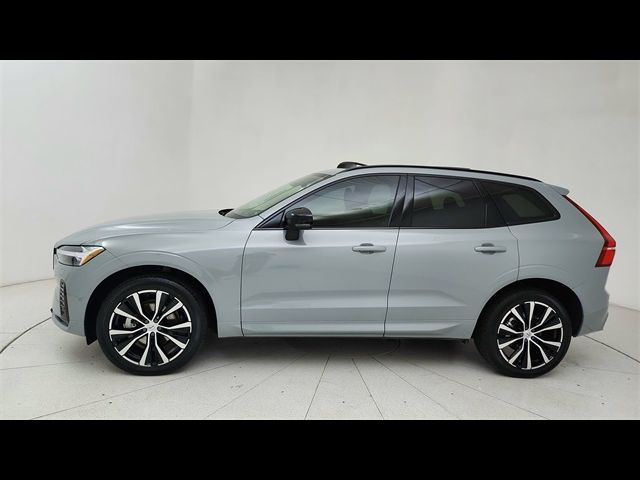 2024 Volvo XC60 Plus Dark Theme