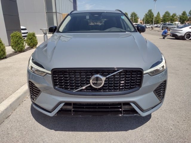 2024 Volvo XC60 Plus Dark Theme