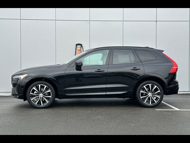 2024 Volvo XC60 Plus Dark Theme