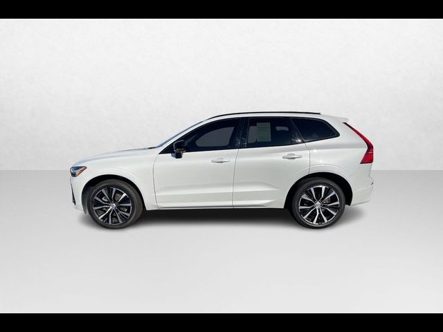 2024 Volvo XC60 Plus Dark Theme