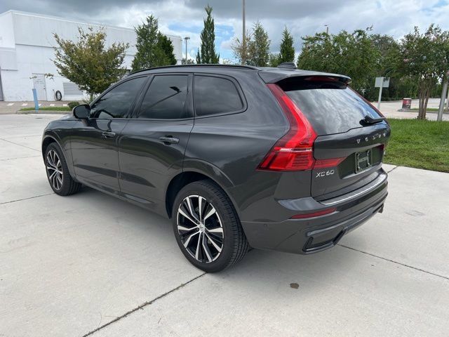 2024 Volvo XC60 Plus Dark Theme