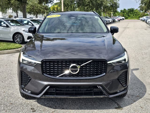 2024 Volvo XC60 Plus Dark Theme