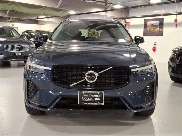 2024 Volvo XC60 Plus Dark Theme