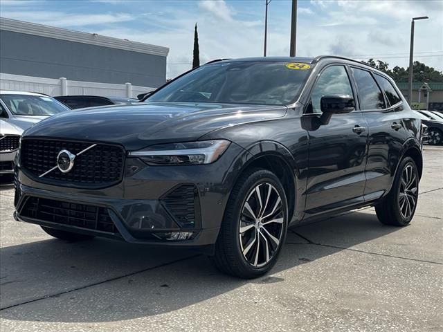 2024 Volvo XC60 Plus Dark Theme