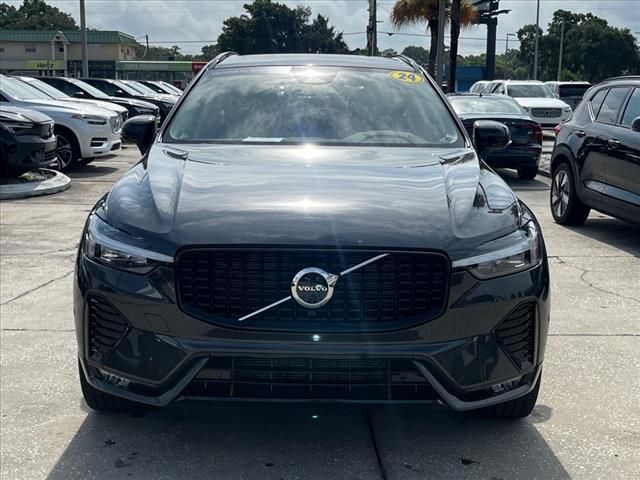 2024 Volvo XC60 Plus Dark Theme