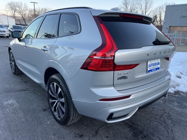 2024 Volvo XC60 Plus Dark Theme