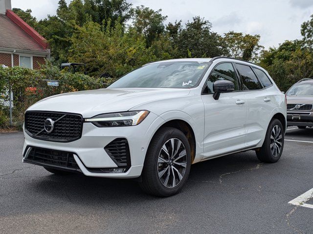 2024 Volvo XC60 Plus Dark Theme