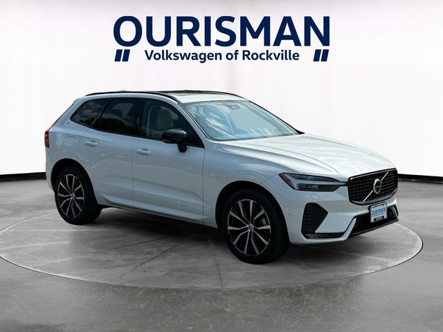 2024 Volvo XC60 Plus Dark Theme
