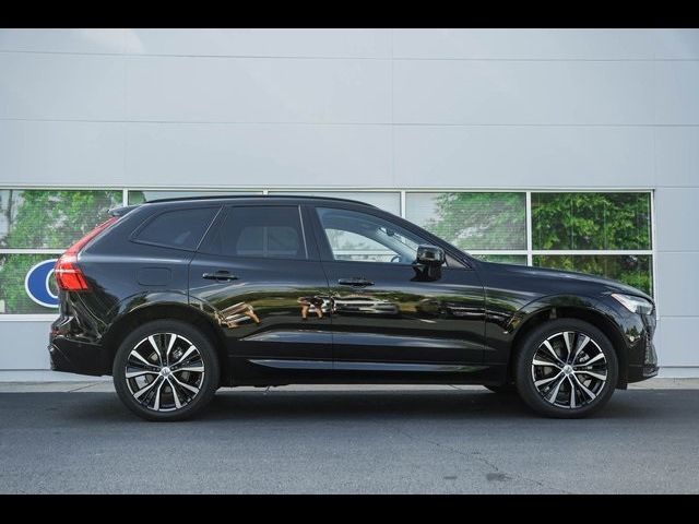 2024 Volvo XC60 Plus Dark Theme