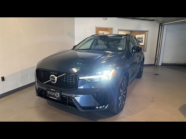 2024 Volvo XC60 Plus Dark Theme