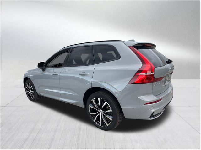 2024 Volvo XC60 Plus Dark Theme