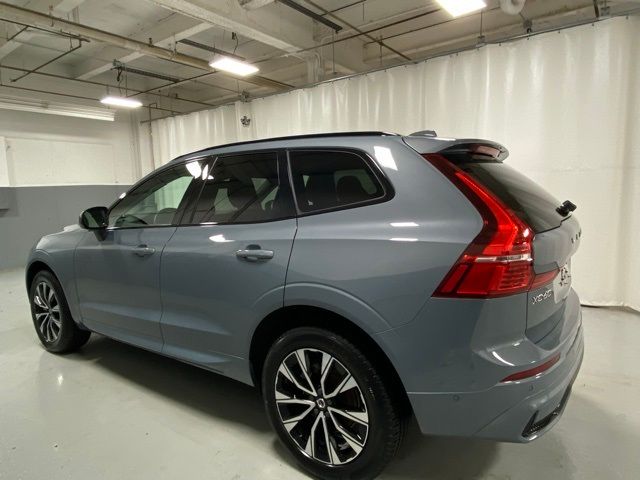 2024 Volvo XC60 Plus Dark Theme