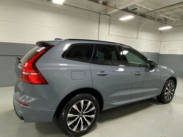 2024 Volvo XC60 Plus Dark Theme