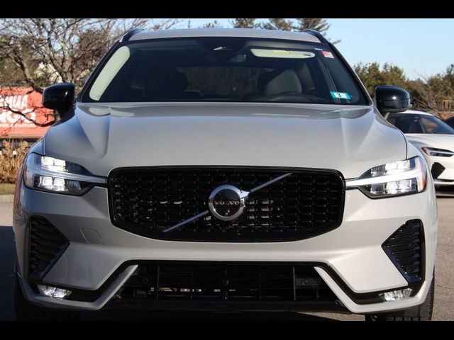 2024 Volvo XC60 Plus Dark Theme